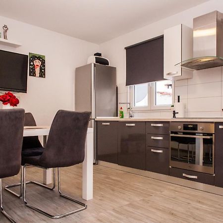 Miki - City Center Apartment With Large Balcony Split Exteriér fotografie