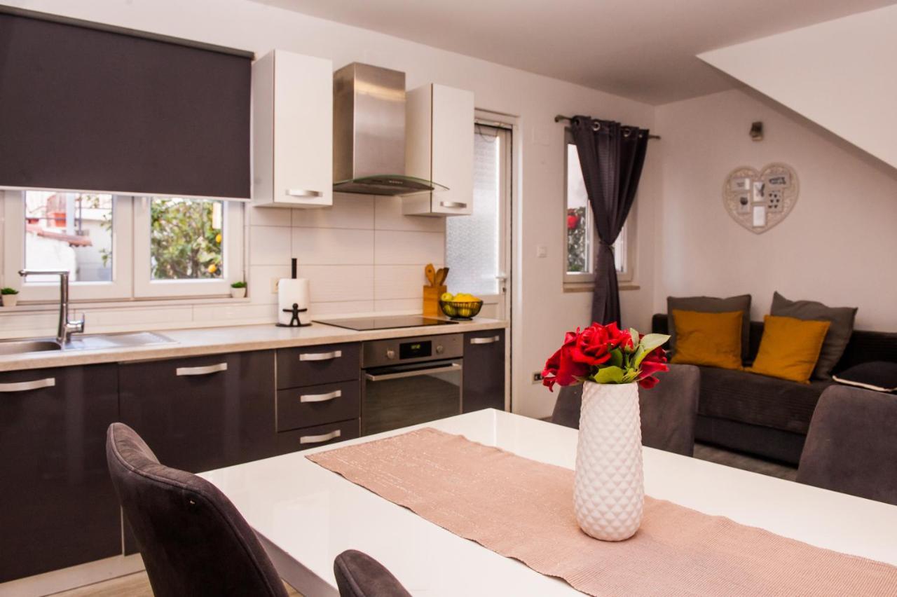 Miki - City Center Apartment With Large Balcony Split Exteriér fotografie