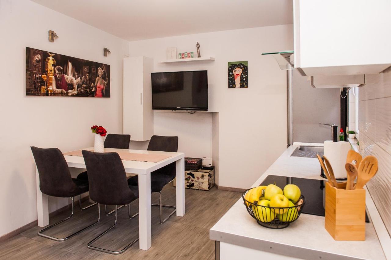 Miki - City Center Apartment With Large Balcony Split Exteriér fotografie