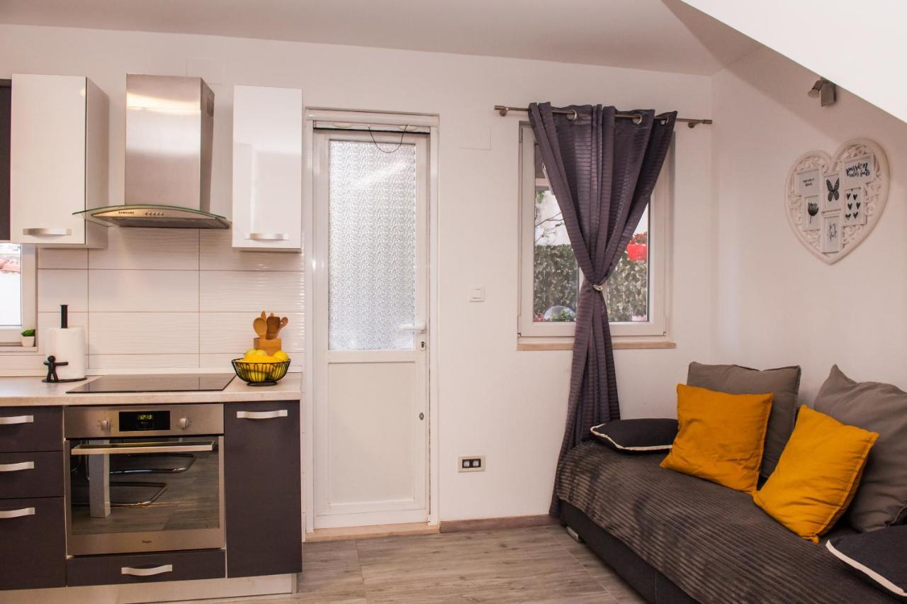 Miki - City Center Apartment With Large Balcony Split Exteriér fotografie